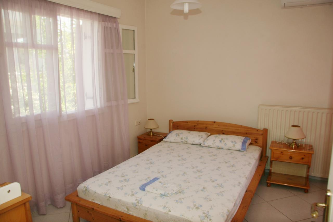 Villa Vlichos Amarynthos Buitenkant foto