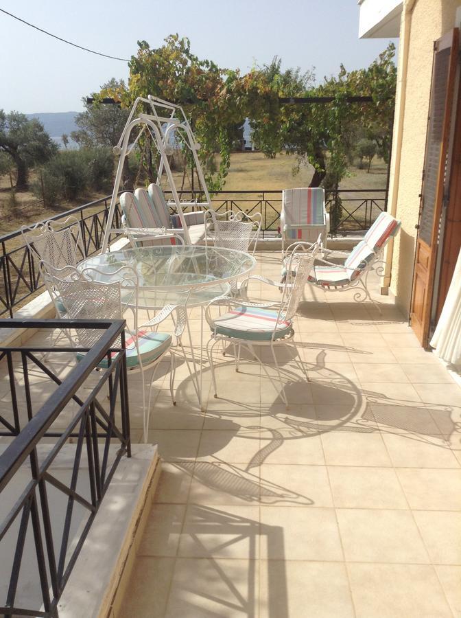 Villa Vlichos Amarynthos Buitenkant foto
